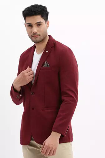Men's Solid Notched Lapel Maroon Single Breasted Blazer