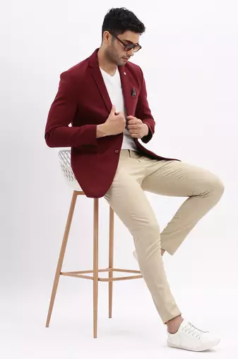 Men's Solid Notched Lapel Maroon Single Breasted Blazer