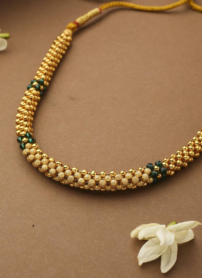Round Shape Necklace With Green Stones