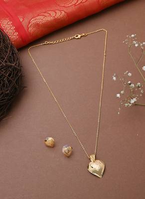 Heart-Shaped Necklace Set with Matching Earrings 3