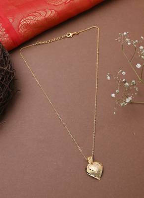 Heart-Shaped Necklace Set with Matching Earrings 4