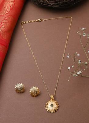 Sun Shaped Necklace With Matching Earrings 2