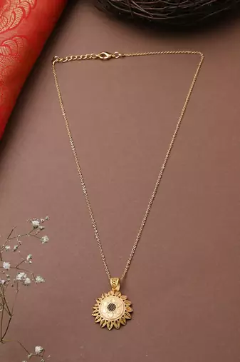 Sun Shaped Necklace With Matching Earrings