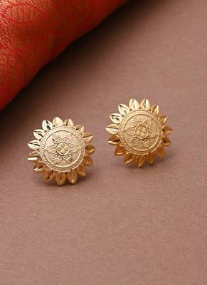 Sun Shaped Necklace With Matching Earrings 4