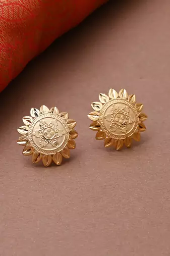Sun Shaped Necklace With Matching Earrings