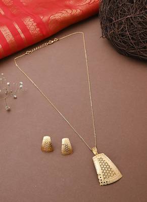 Yellow Gold Necklace Set With Earrings 2