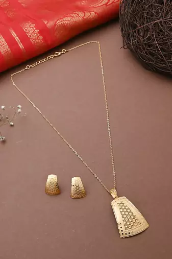 Yellow Gold Necklace Set With Earrings