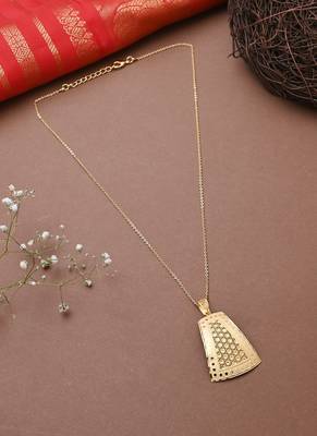Yellow Gold Necklace Set With Earrings 3
