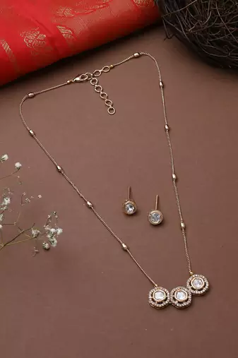 Elegant Gold-Toned Kundan Necklace Set