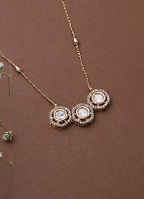 Elegant Gold-Toned Kundan Necklace Set 1