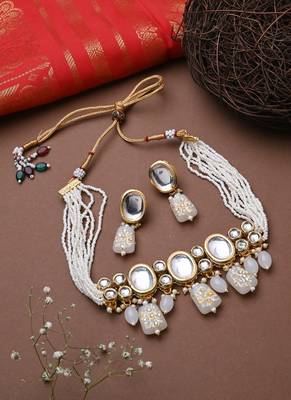 White Choker Set With Earrings 1