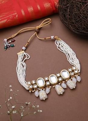 White Choker Set With Earrings 3
