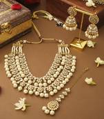 Dual Layered Kundan Necklalce Set With Earrings And Maang Tikka