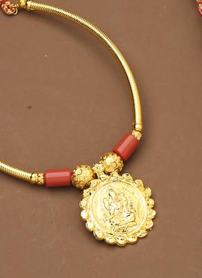 Gold Laxmi Motif Round Necklace Set 2