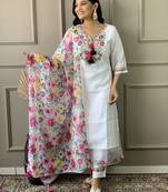 Women White Chanderi Embroidered Kurta Pant Dupatta Set