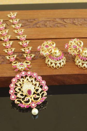 Elegant gold plated ruby peacock necklace set