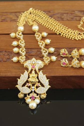Elegant gold plated cz peacock necklace set