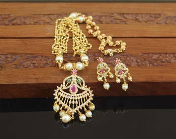 Elegant gold plated necklace set 1
