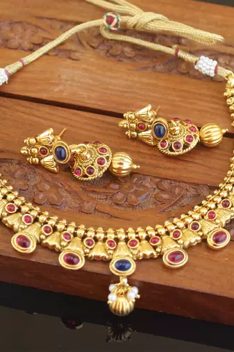 Designer gold pated kempu necklace set