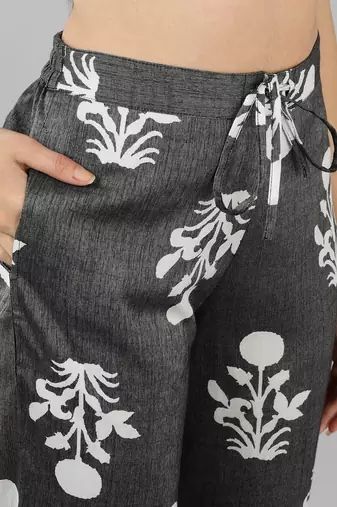 grey color printed cotton styles night suits