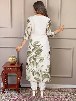 Women French crepe Embroidered and Printed Kurta Pant Dupatta Set 2