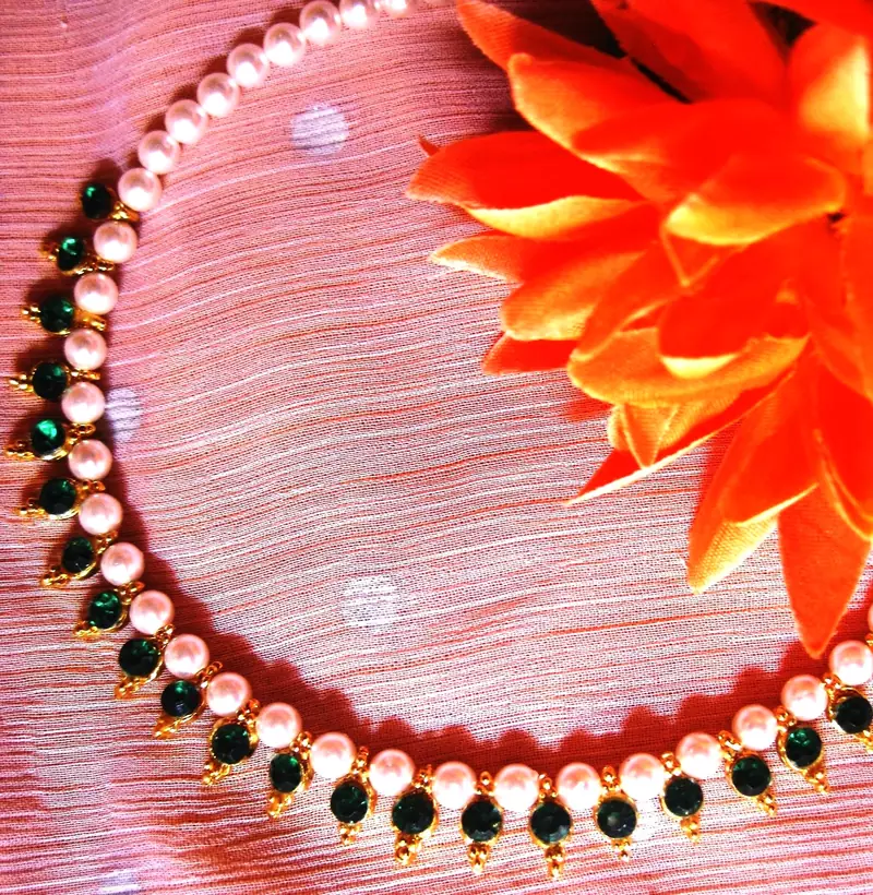 Dark Green Beads Pearl Necklace