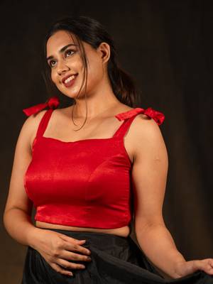 Red Sleeveless Knot Crop Top Velvet Blouse - I Love Sarees 2