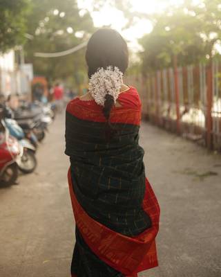 Green Silk Blend Woven Wedding Saree 2