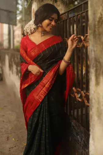 Green Silk Blend Woven Wedding Saree