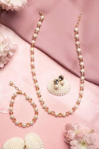 Girls luxury necklace and earrings jewellery set for women and girls for wedding wear, casual wear.