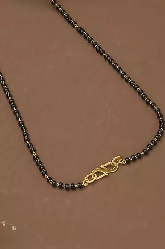 Swan Shaped Mangalsutra Forming Heart