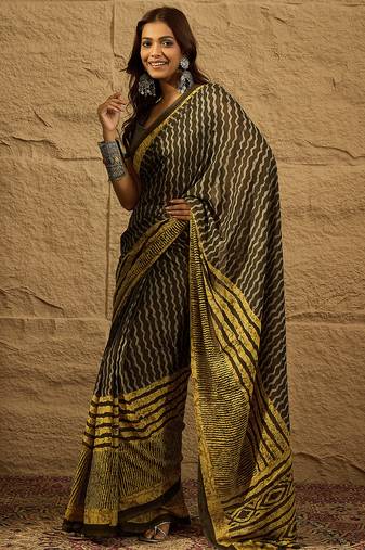 Black Printed Georgette Saree With Blouse Piece