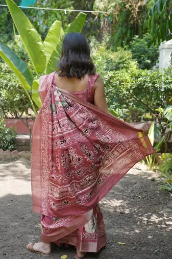 Coral Silk Blend Floral Print Zari Border Saree With Unstitched Blouse Piece