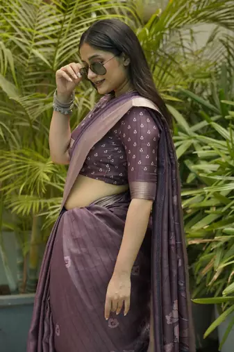 Dusty Wine Silk Blend Floral Print Zari Border Saree With Unstitched Blouse Piece