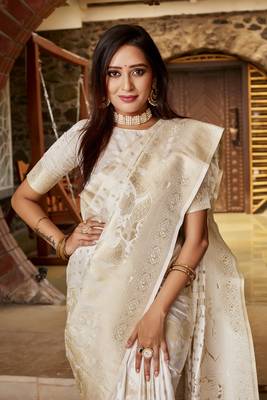 Koram Off White Kanjivaram Soft Satin Silk Zari Weaving Border And Woven Pallu Saree With Blouse For Women  5
