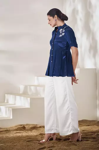 Stylish royal blue short sleeve top