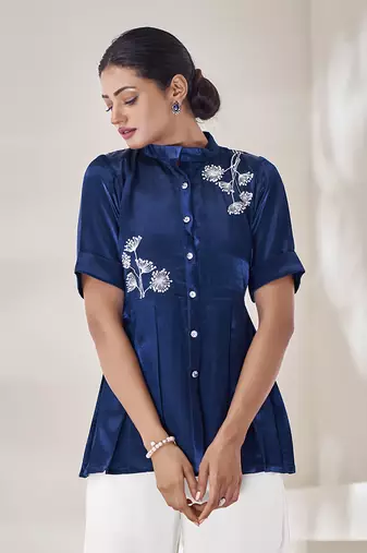 Stylish royal blue short sleeve top