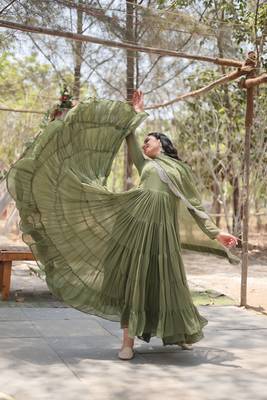Pista colour georgette elegant partywear gown with dupatta 3
