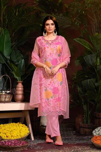 Pink colour beautiful floral printed resham work heavy partywear salwar suit