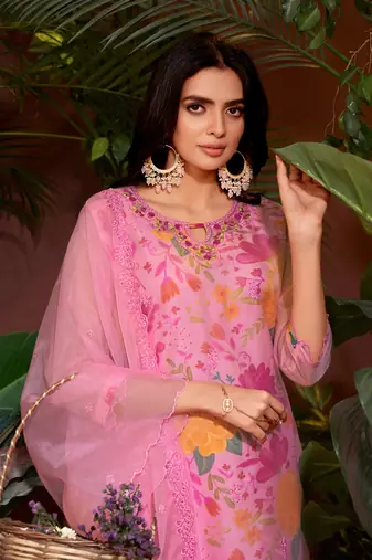 Pink colour beautiful floral printed resham work heavy partywear salwar suit