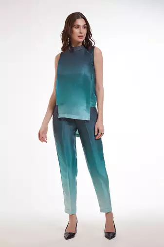 Blue gradient sleeveless pants set
