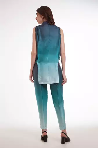 Blue gradient sleeveless pants set