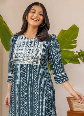Women's rayon thread work  straight kurti with leggings set 2