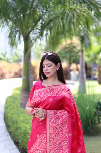 Pink Banglori silk blend Blend Woven Saree Festive Wear