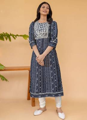 Women's rayon thread work  straight kurti with leggings set 1