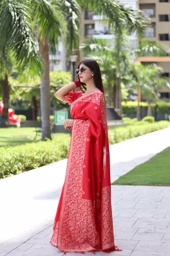 Red Banglori silk blend Blend Woven Saree Festive Wear