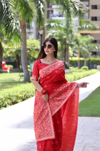 Red Banglori silk blend Blend Woven Saree Festive Wear