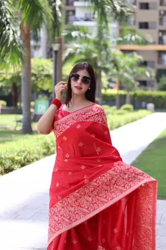 Red Banglori silk blend Blend Woven Saree Festive Wear