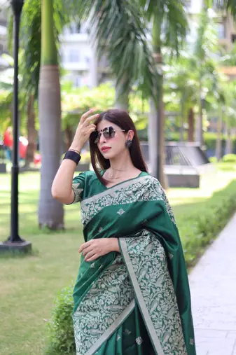 Green Banglori silk blend Blend Woven Saree Festive Wear