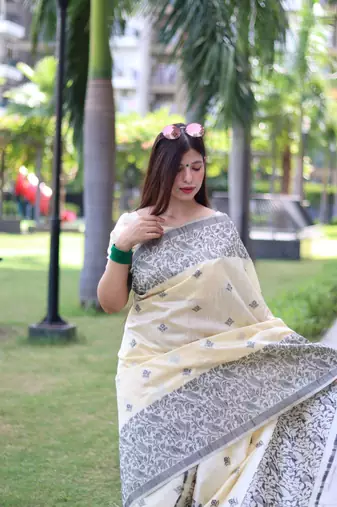 Cream Banglori silk blend Blend Woven Saree Festive Wear